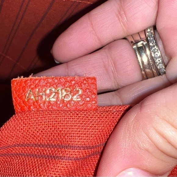 LOUIS VUITTON EMPREINTE LEATHER RED CITADINE PM TOTE BAG - Picture 4 of 14